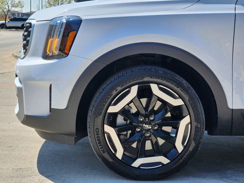 Used 2024 Kia Telluride S image 8