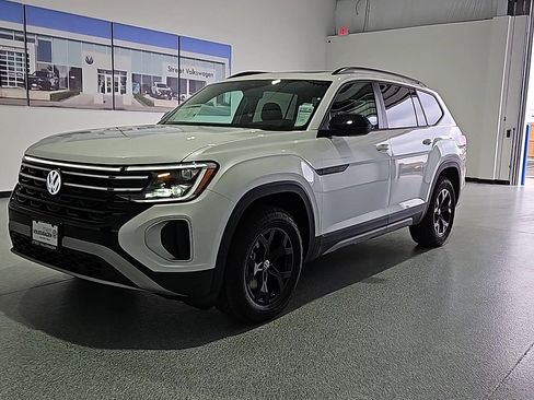 New 2026 Volkswagen Atlas Peak Edition AWD/4WD image 5