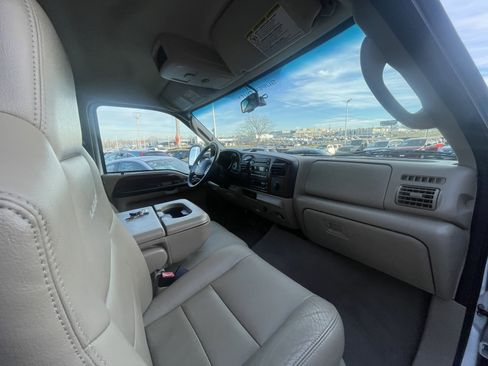 Used 2006 Ford F350 Lariat image 10