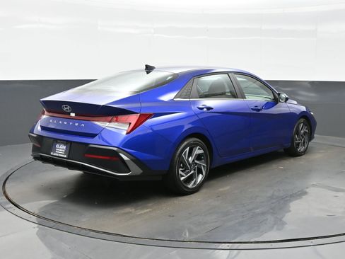 Certified 2025 Hyundai Elantra SEL image 6