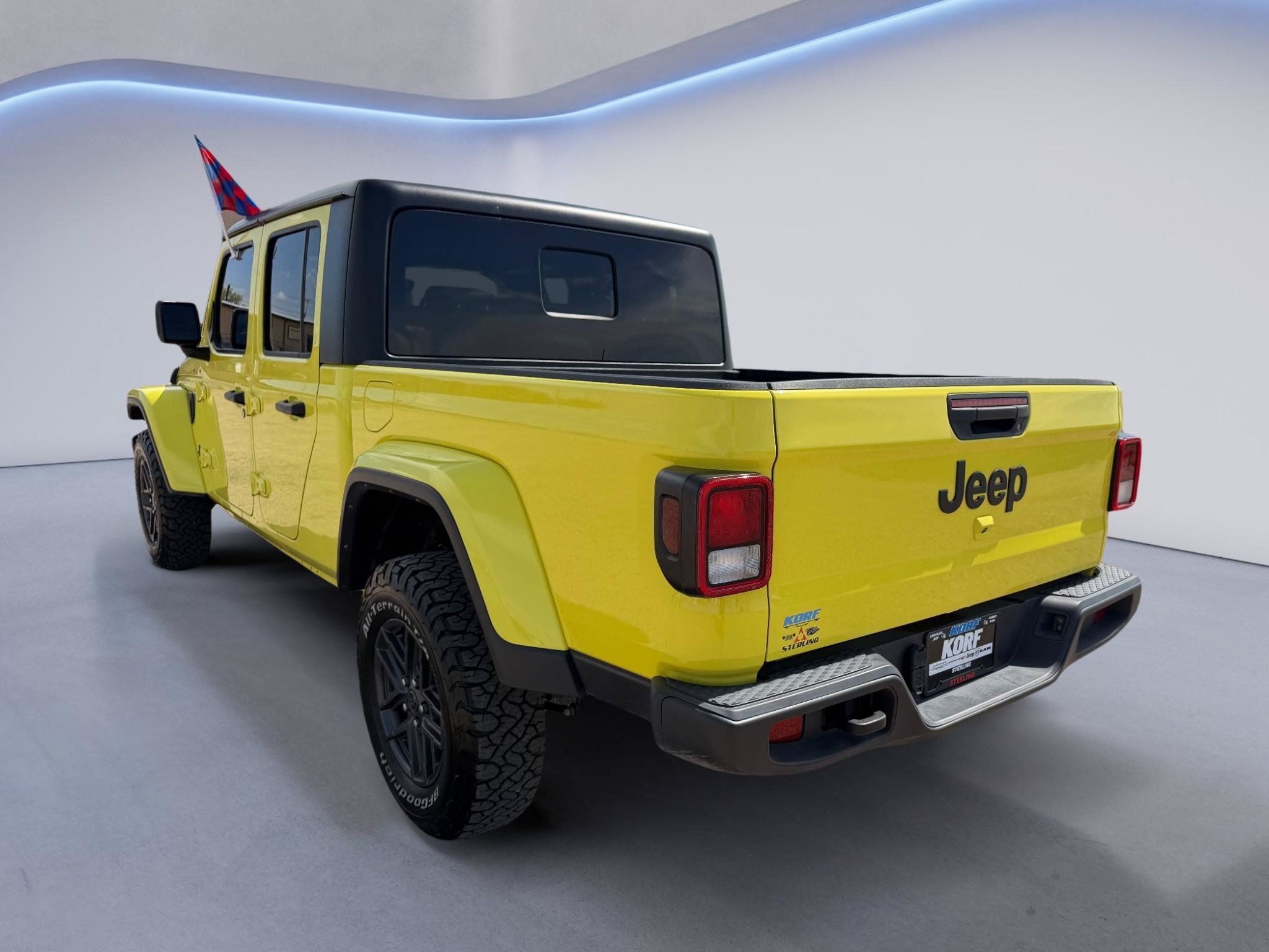 Used 2024 Jeep Gladiator Sport AWD/4WD image 7