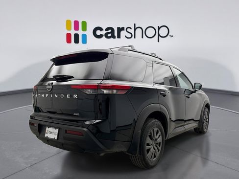 Used 2025 Nissan Pathfinder SV image 5