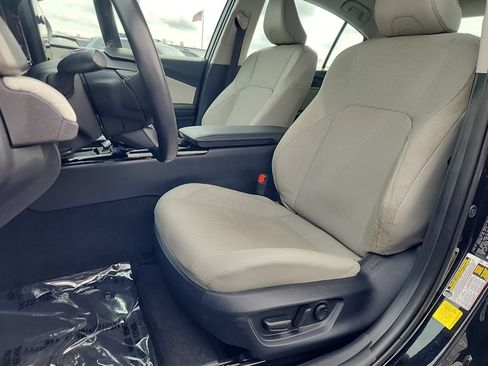 Used 2025 Toyota Camry XLE FWD image 27