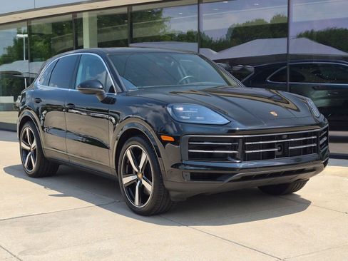 Certified 2026 Porsche Cayenne AWD/4WD image 7