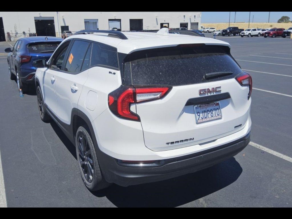 Used 2024 GMC Terrain SLE w/ Driver Convenience Package AWD/4WD image 5