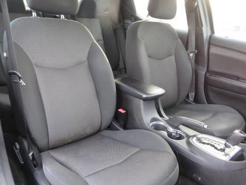 Used 2013 Dodge Avenger SE image 41