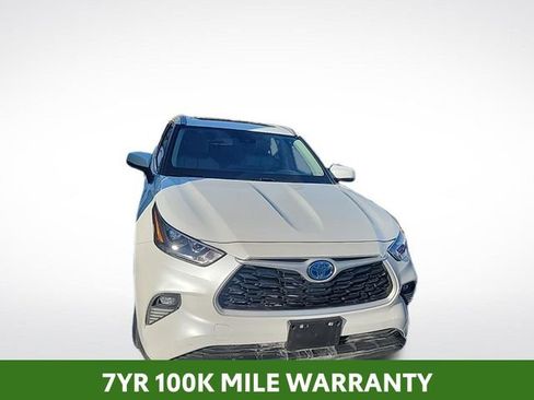 Used 2023 Toyota Highlander Bronze Edition image 2