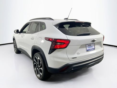 Used 2025 Chevrolet Trax RS w/ Driver Confidence Package image 7