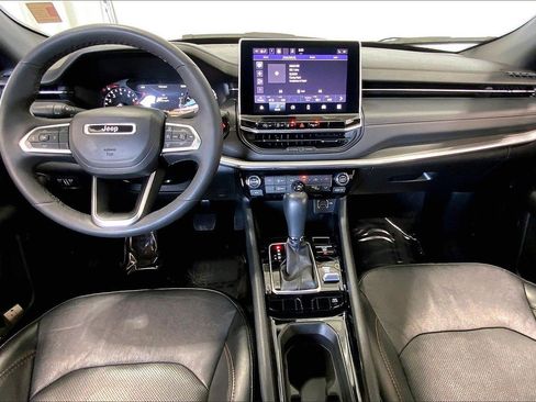 Used 2023 Jeep Compass Limited image 15