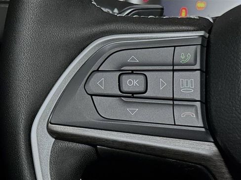 New 2025 Jeep Grand Cherokee L Limited w/ Luxury Tech Group II image 28