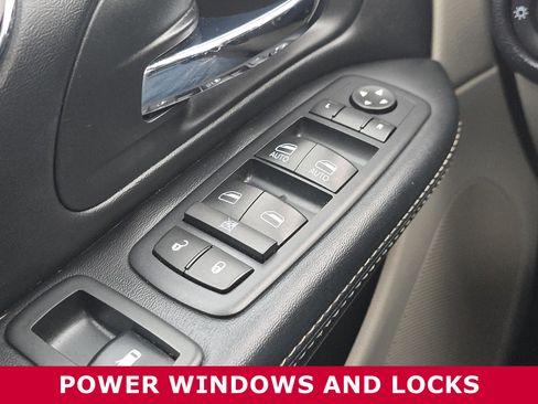 Used 2017 Dodge Grand Caravan SXT image 23