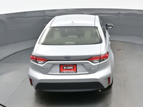 Used 2025 Toyota Corolla LE FWD image 37