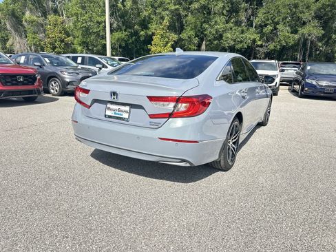 Used 2022 Honda Accord Touring image 6