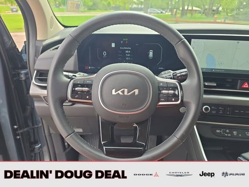 Used 2025 Kia Carnival SX FWD image 15