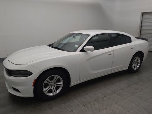 Used 2020 Dodge Charger SXT RWD image 2