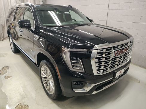 New 2026 GMC Yukon XL Denali w/ Sun & Power Step Package image 5