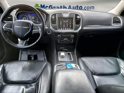 Used 2016 Chrysler 300 Limited w/ Driver Convenience Group image 7