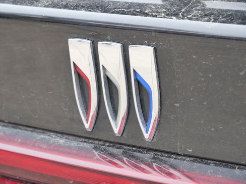 Used 2025 Buick Enclave Sport Touring image 21