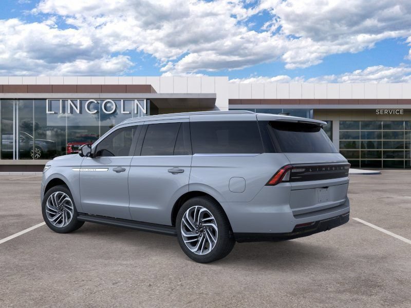 New 2026 Lincoln Navigator Premiere AWD/4WD image 4