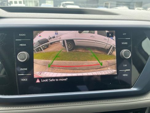 Used 2024 Volkswagen Taos SE FWD image 21