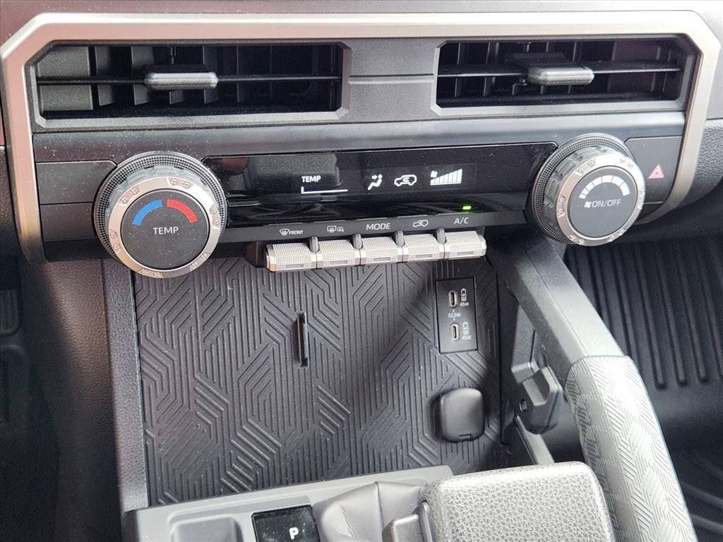 Certified 2025 Toyota 4Runner SR5 AWD/4WD image 25