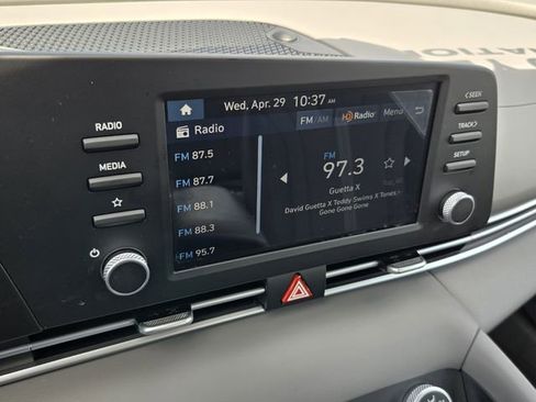 Used 2025 Hyundai Elantra SE w/ Cargo Package FWD image 19
