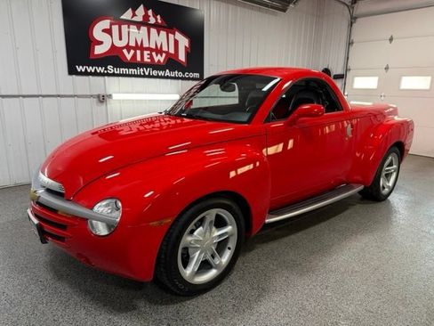 Used 2004 Chevrolet SSR w/ Preferred Equipment Group RWD image 6