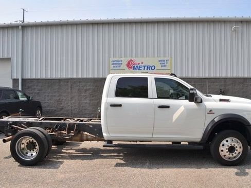 Used 2024 RAM 5500 Tradesman w/ Safety Group AWD/4WD image 9
