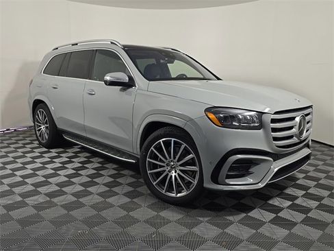 New 2026 Mercedes-Benz GLS 580 4MATIC image 9