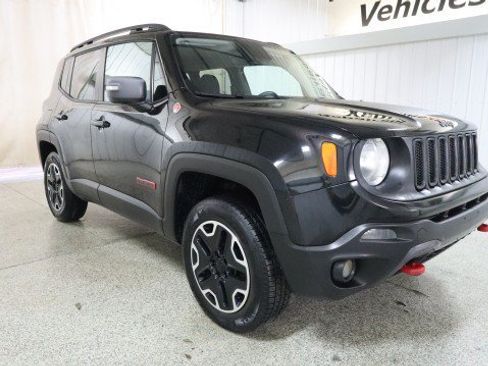Used 2015 Jeep Renegade Trailhawk AWD/4WD image 5
