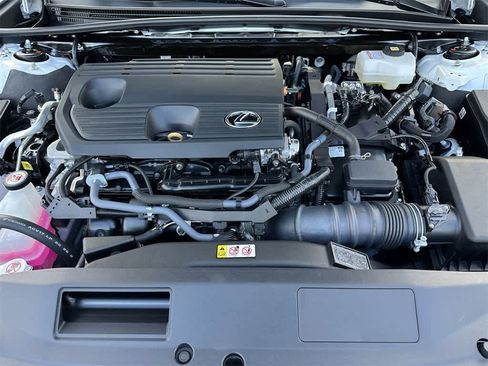 Used 2024 Lexus ES 300h image 9