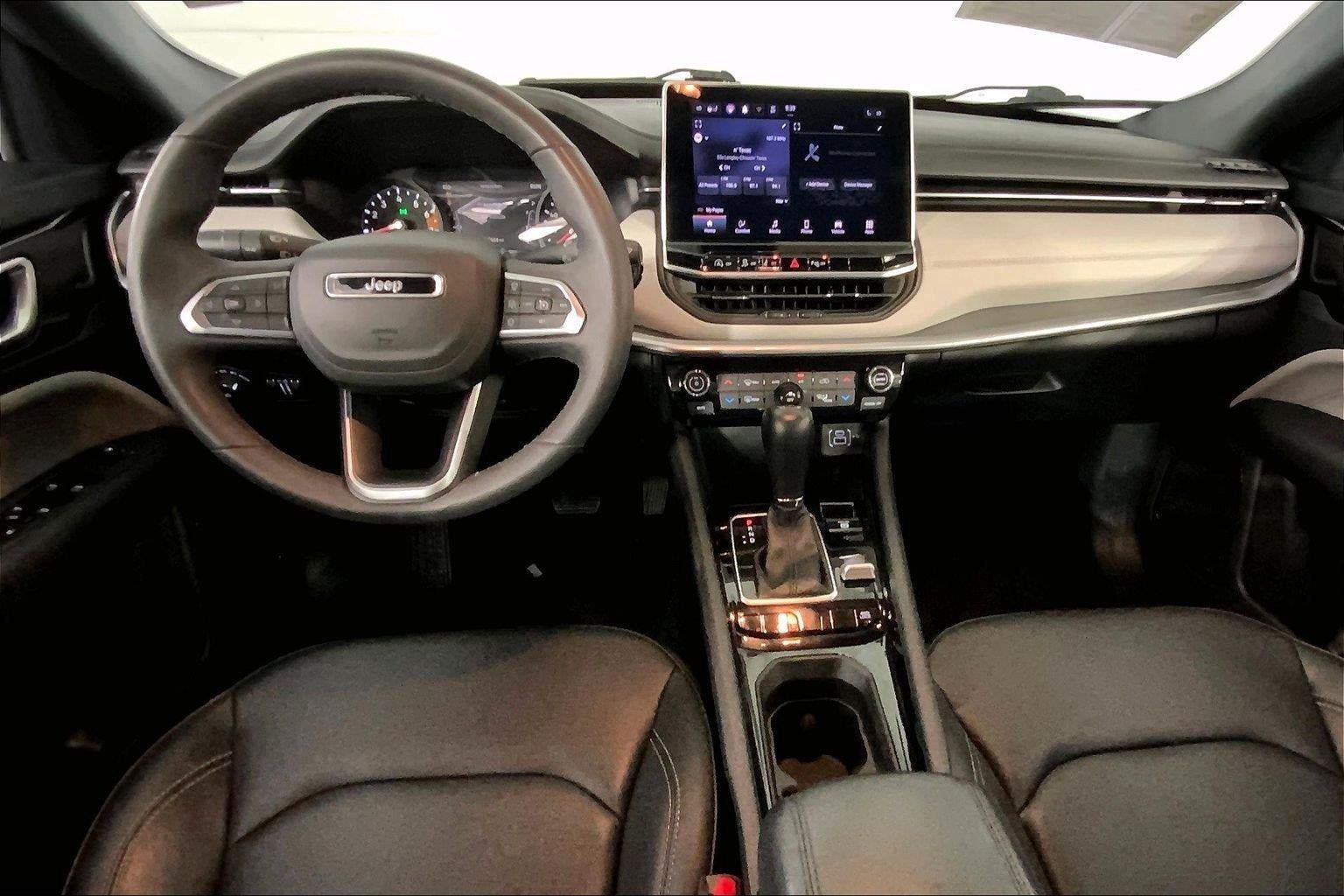Used 2025 Jeep Compass Limited AWD/4WD image 15