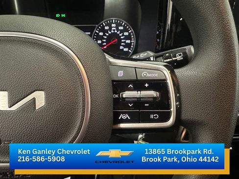 Used 2023 Kia Sorento LX AWD/4WD image 14