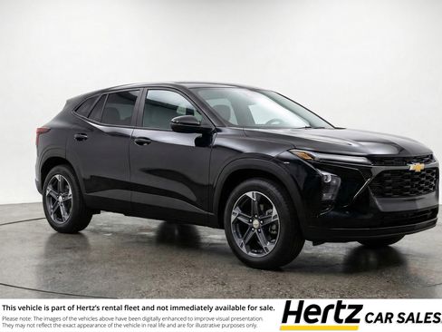 Used 2025 Chevrolet Blazer LT image 1