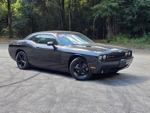 Used 2009 Dodge Challenger R/T RWD image 1