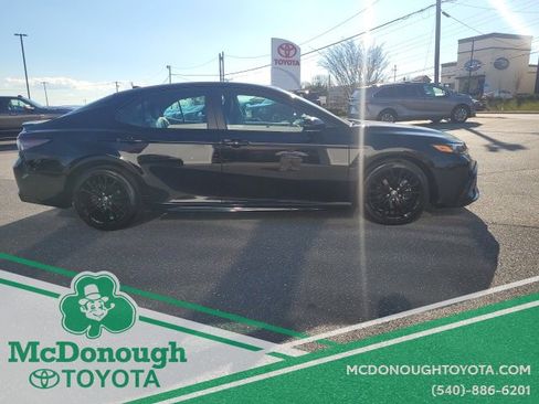 Certified 2022 Toyota Camry SE image 5