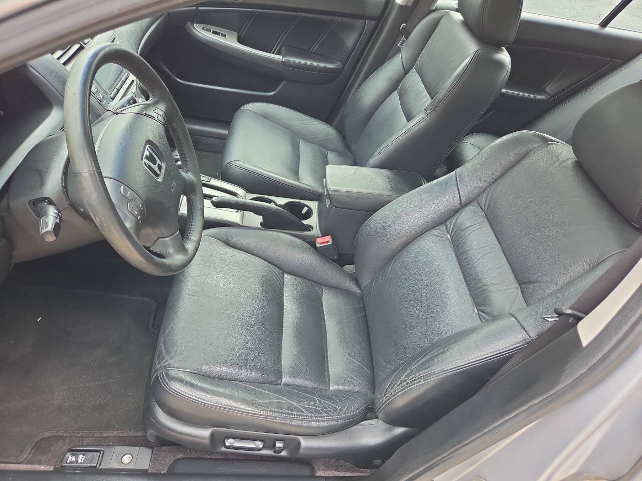 Used 2005 Honda Accord EX image 16