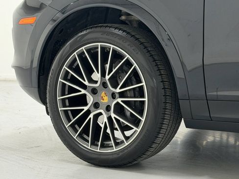 Used 2019 Porsche Cayenne AWD/4WD image 98