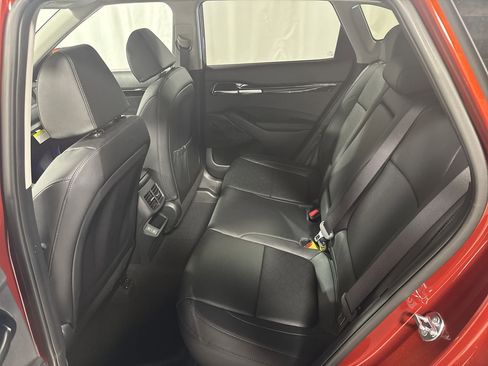 Certified 2025 Kia Seltos SX w/ SX Sunroof Package image 28
