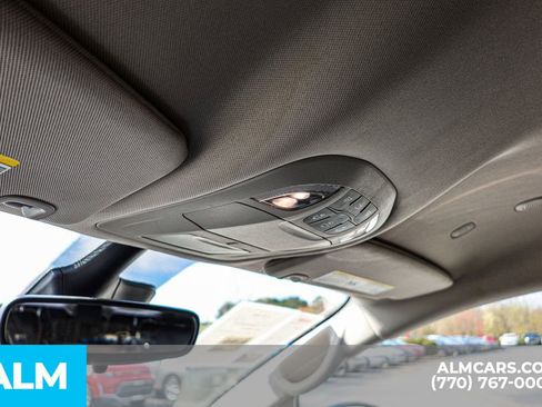 Used 2024 Chrysler Pacifica Touring-L image 61