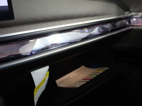 Used 2026 BMW i7 M70 w/ Premium Package image 30