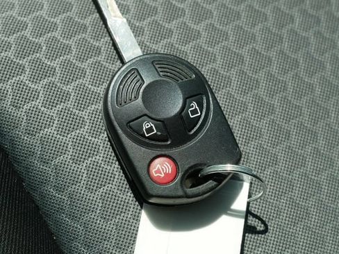 Used 2018 Ford Escape SE w/ SE Sync 3 Package FWD image 36