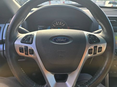 Used 2015 Ford Explorer XLT w/ Equipment Group 202A FWD image 19