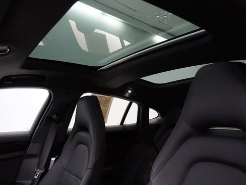 Certified 2023 Porsche Panamera image 28