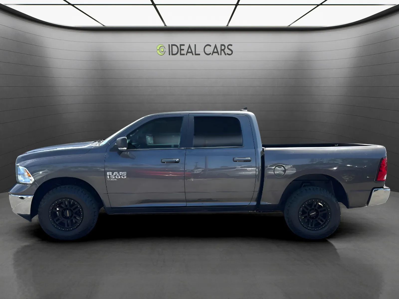 Used 2019 RAM 1500 Classic SLT w/ Luxury Group AWD/4WD image 11