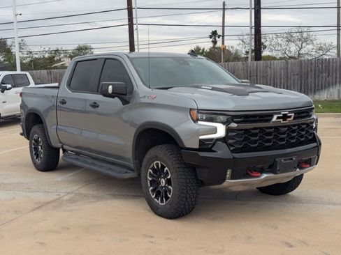Used 2024 Chevrolet Silverado 1500 ZR2 w/ Technology Package image 3