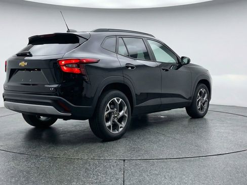 Used 2025 Chevrolet Trax LT image 9