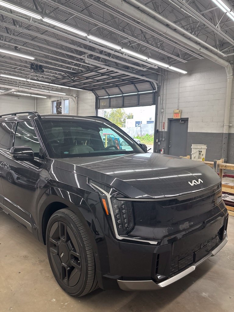 Certified 2024 Kia EV9 GT-Line AWD/4WD image 1