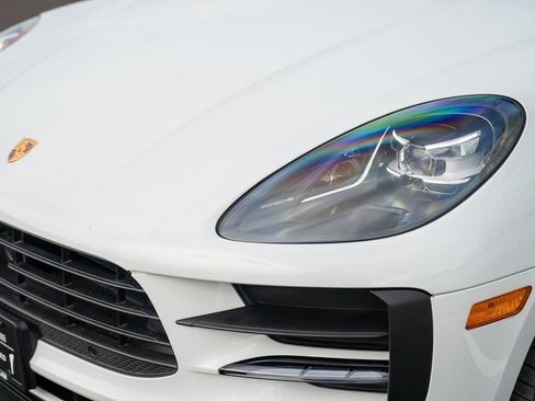 Used 2020 Porsche Macan AWD/4WD image 30