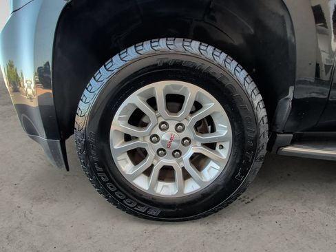 Used 2016 GMC Yukon XL SLT w/ Open Road Package AWD/4WD image 9